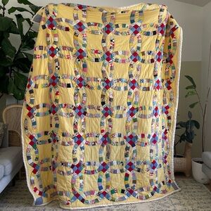 Vintage Double Wedding Ring Quilt 80x92 Yellow Background Scrappy Patchwork